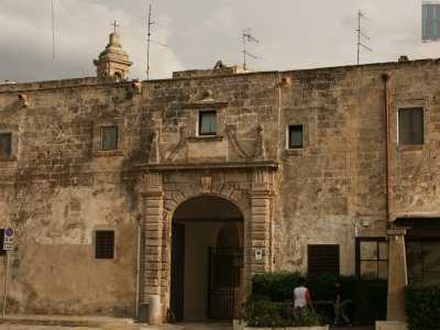 Sono le 10.30 quando entriamo nell�abbazia dall�ingresso laterale 